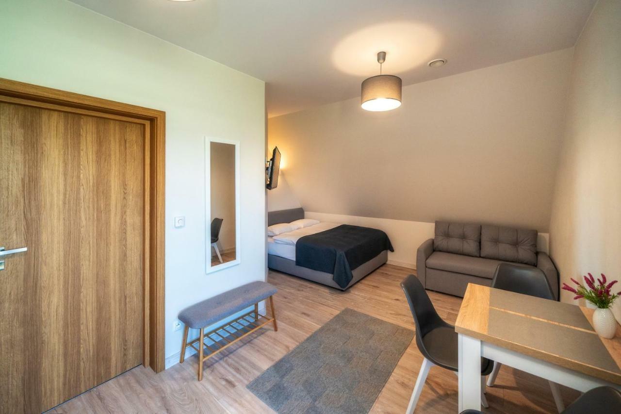Przy Termach - Pokoje, Apartamenty, Domki Шафляры Экстерьер фото